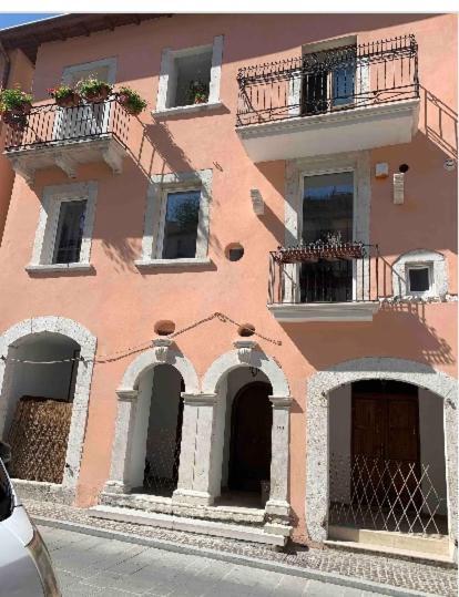 A Casa Di Rocco Apartment Castel Di Sangro Exterior foto